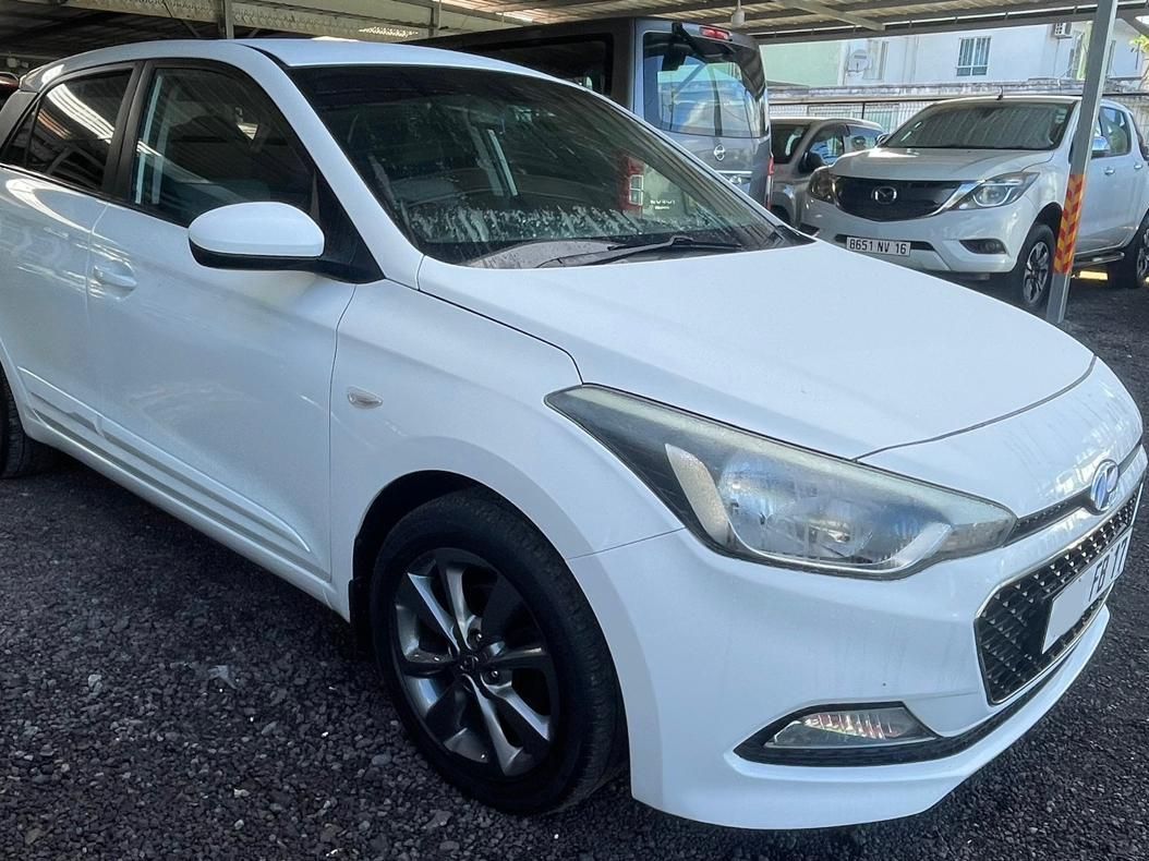 2017 Hyundai i20 photo