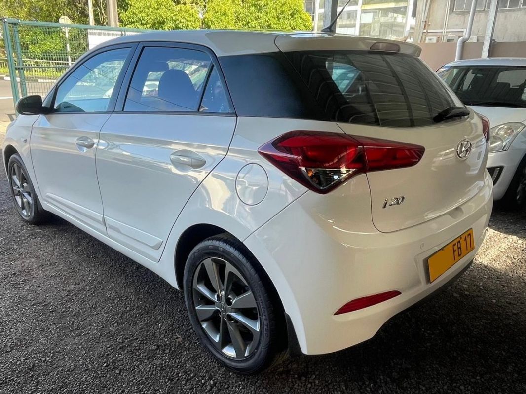 2017 Hyundai i20 photo