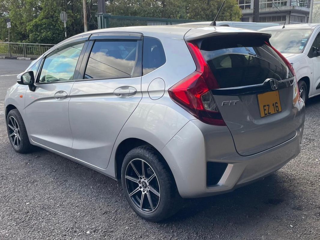 2016 Honda Fit photo