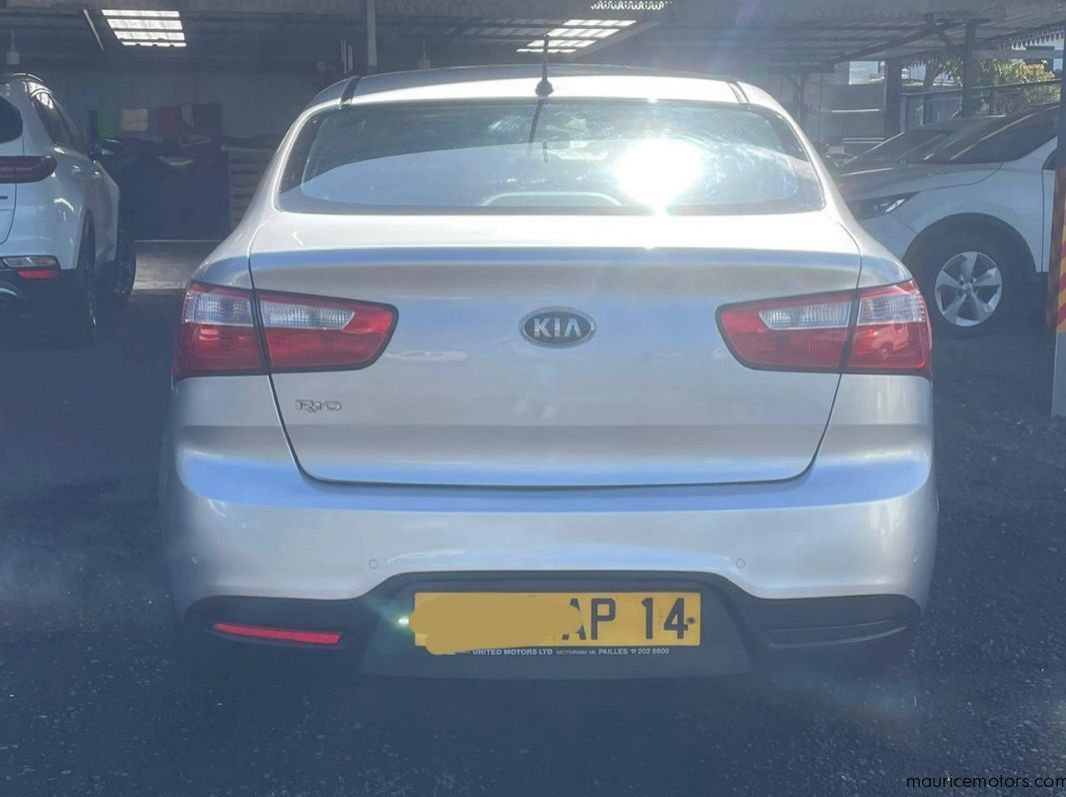 2014 Kia Rio pictures