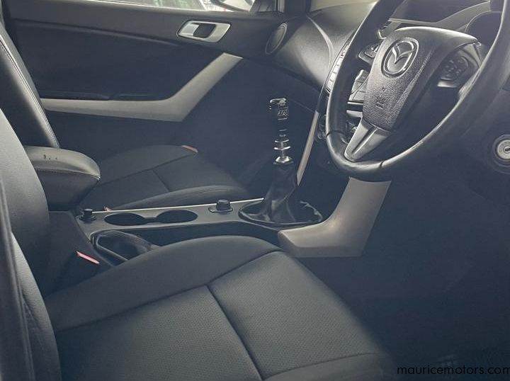2015 Mazda BT50 pictures