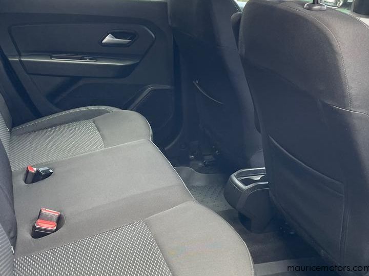 2020 Renault Duster pictures