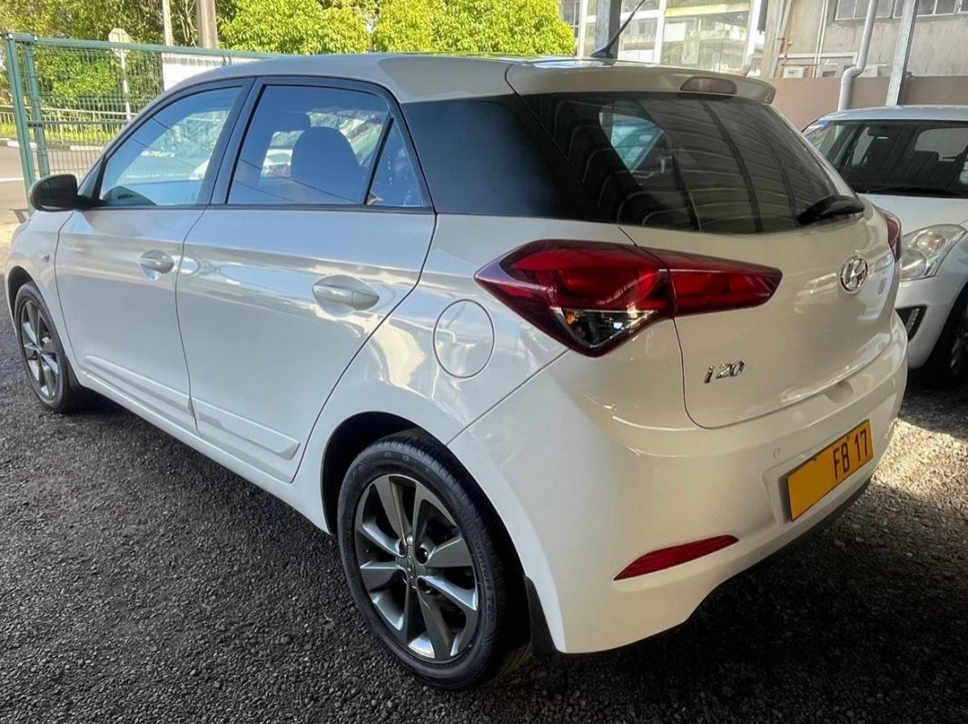 2017 Hyundai i20 pictures