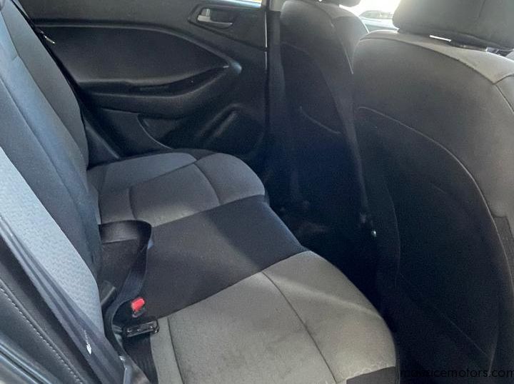 2017 Hyundai i20 pictures