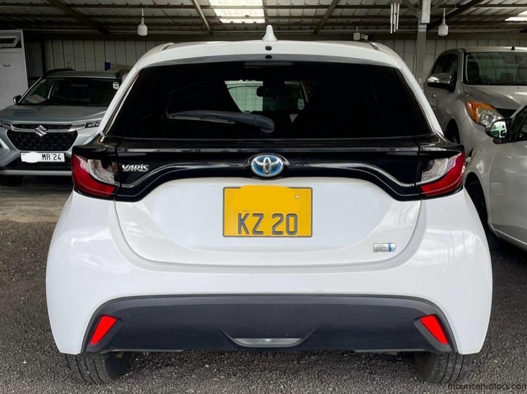 2020 Toyota Yaris pictures