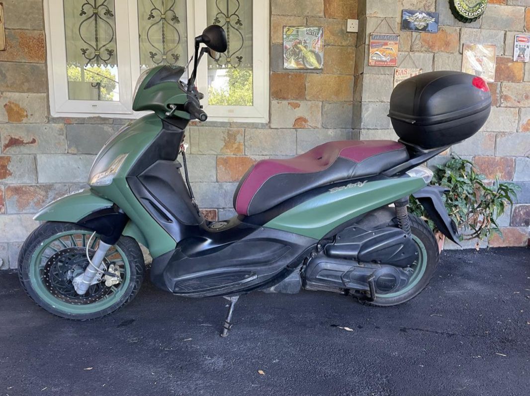 2016 Piaggio Beverly 300  pictures