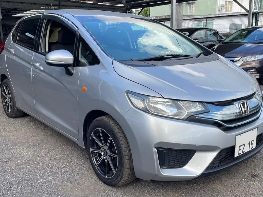 2016 Honda Fit pictures