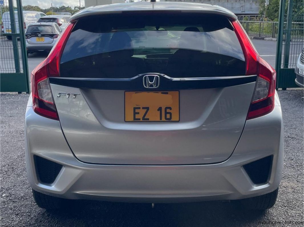 2016 Honda Fit pictures