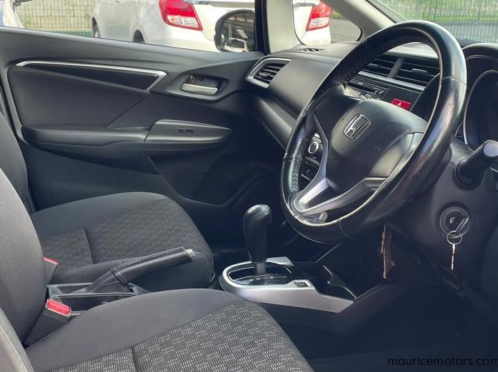 2016 Honda Fit pictures