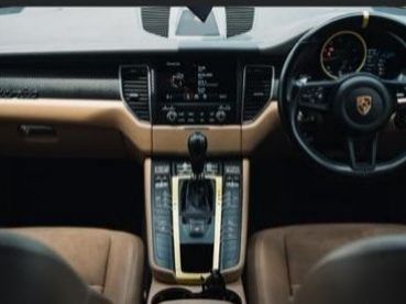 2018 Porsche Macan pictures