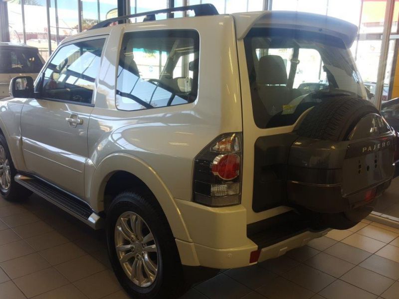 2019 Mitsubishi PAJERO 3.2 GLS SHORT WHEEL BASE for sale Brand New Automatic transmission