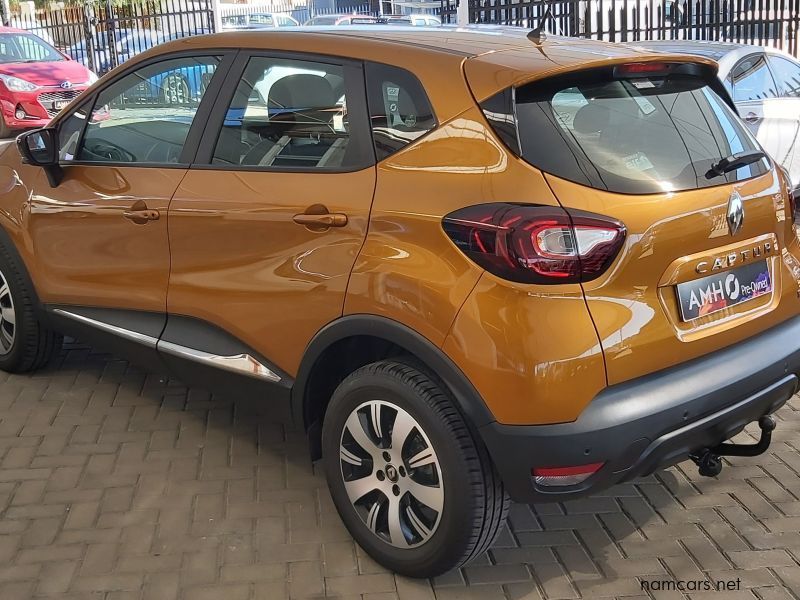 18 Renault Captur For Sale 39 000 Km Manual Transmission Amh Pre Owned