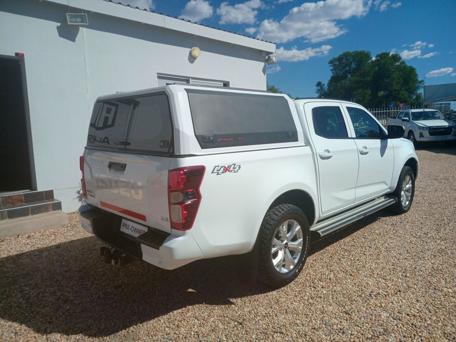 2023 Isuzu D-MAX 1.9 LS 4x4 D/CAB AUTO photo