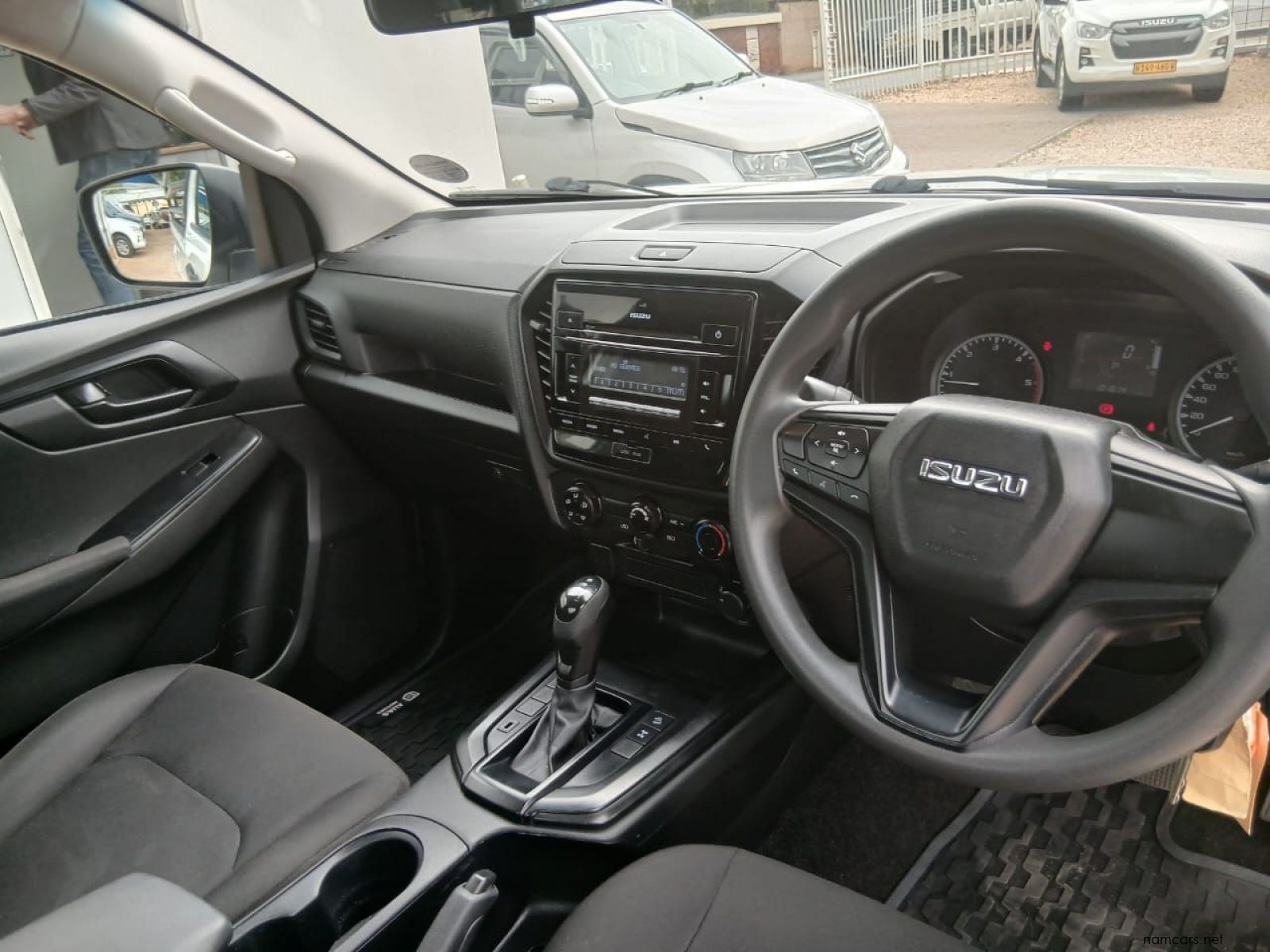 2023 Isuzu D-MAX 1.9 L 4x4 S/CAB AUTO photo