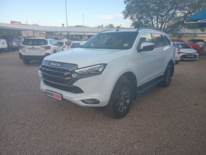 2023 Isuzu MU-X 3.0 LS 4x4 AUTO photo