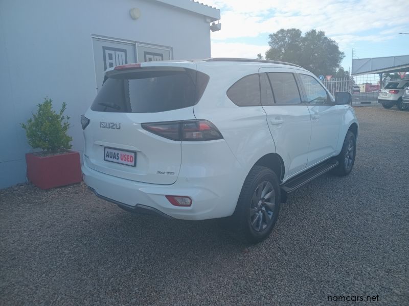 2023 Isuzu MU-X 3.0 LS 4x4 AUTO photo