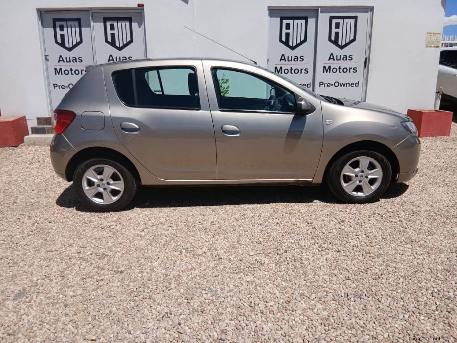 2014 Renault Sandero 900T Dynamic photo