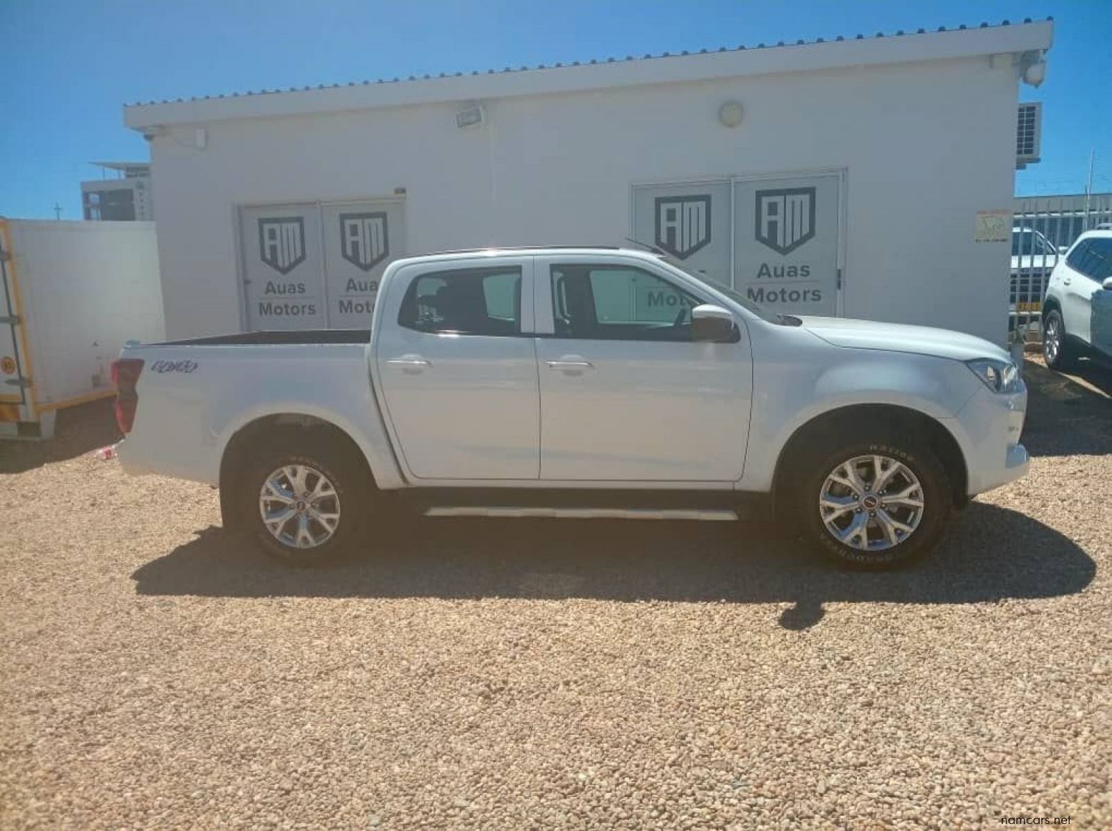 2023 Isuzu D-MAX 1.9 LS 4x4 D/CAB AUTO pictures