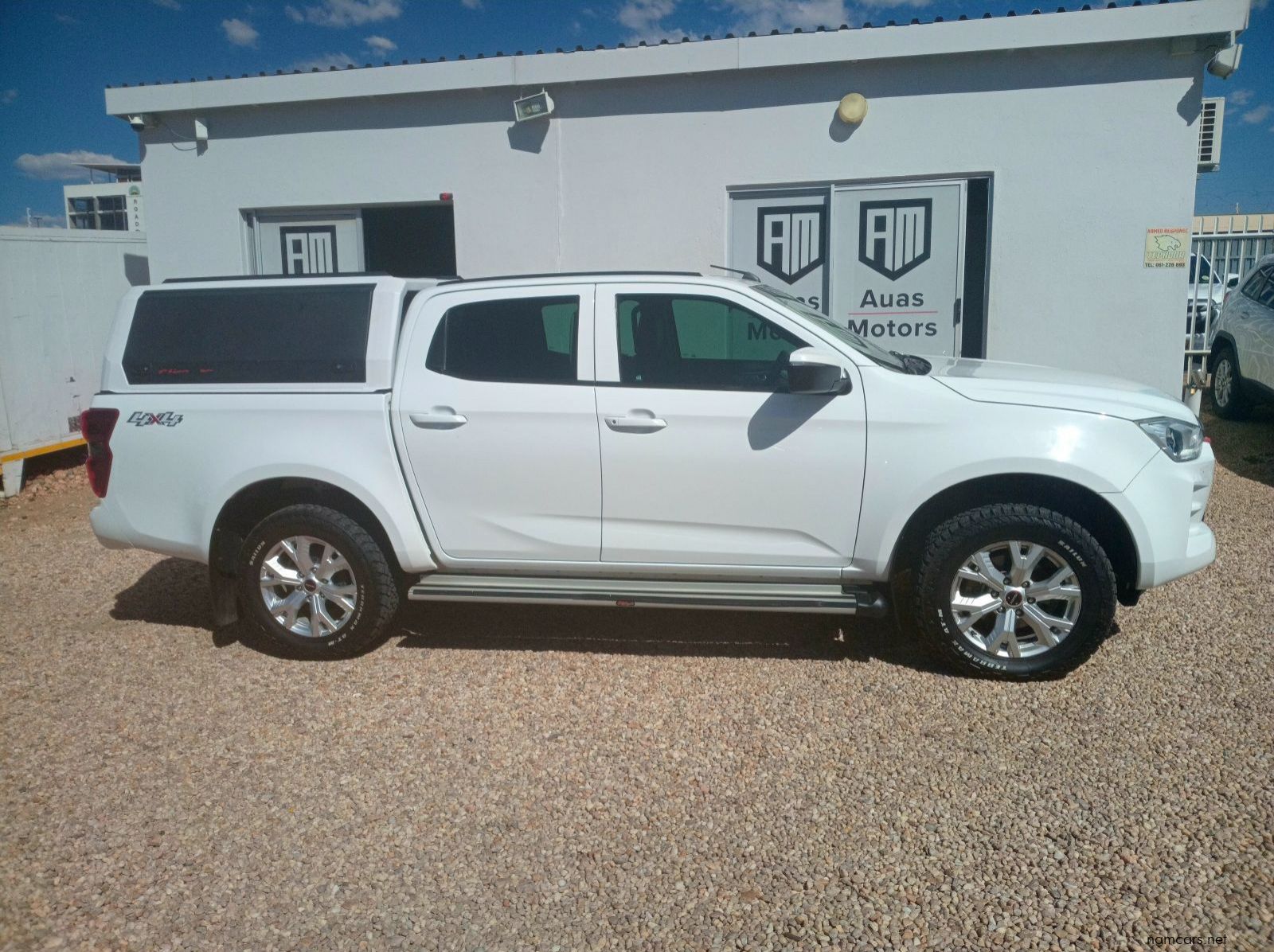 2023 Isuzu D-MAX 1.9 LS 4x4 D/CAB AUTO pictures