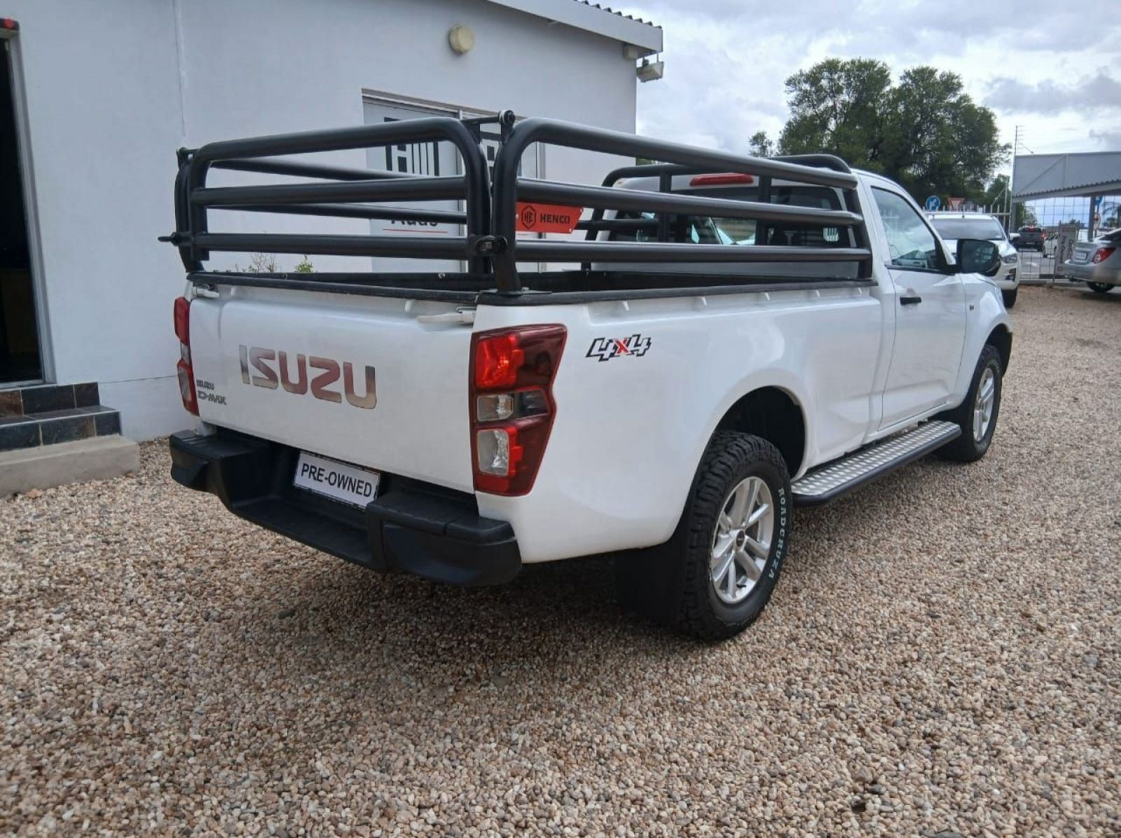 2023 Isuzu D-MAX 1.9 L 4x4 S/CAB AUTO pictures
