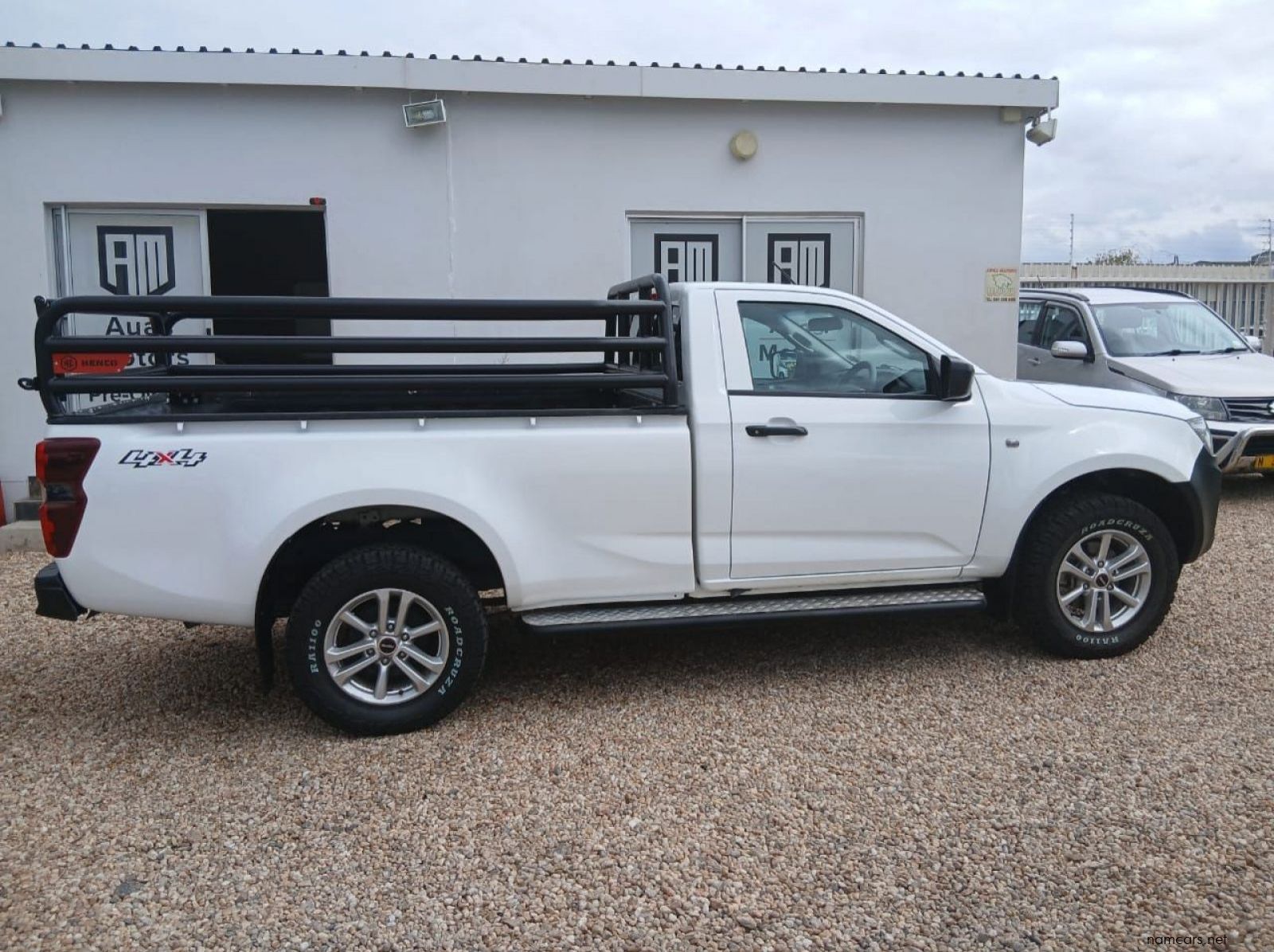2023 Isuzu D-MAX 1.9 L 4x4 S/CAB AUTO pictures