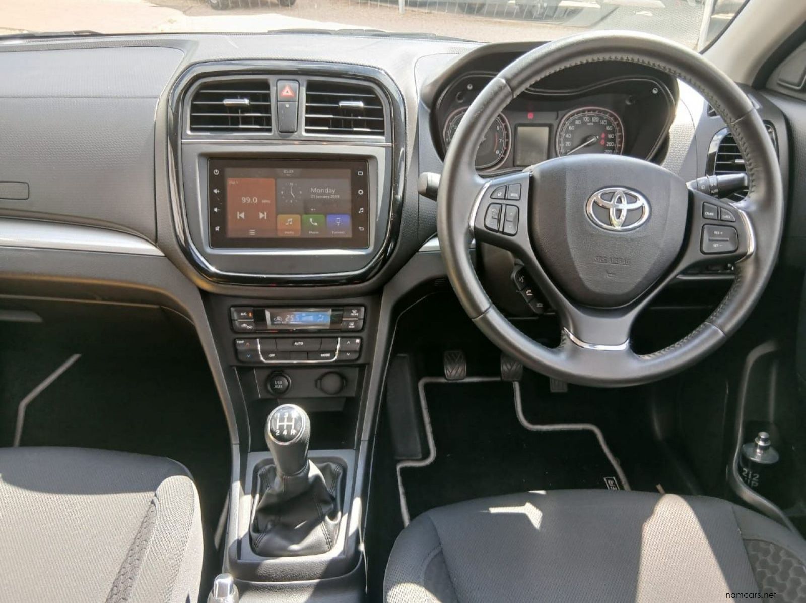 2022 Toyota Urban Cruiser 1.5 XR Manual pictures
