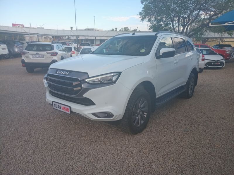 2023 Isuzu MU-X 3.0 LS 4x4 AUTO pictures