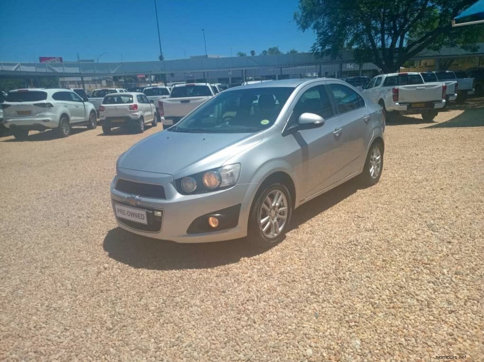 2016 Chevrolet Sonic 1.6 LS Sedan pictures