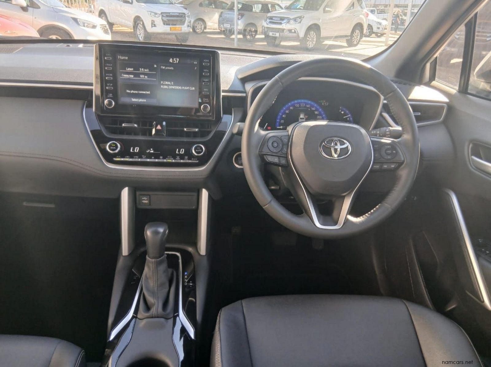 2023 Toyota Corolla Cross 1.8 XR CVT pictures