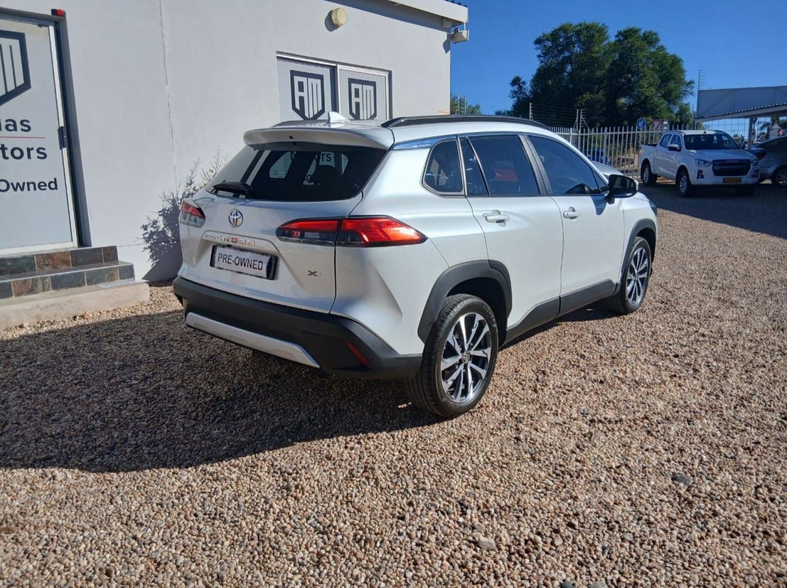 2023 Toyota Corolla Cross 1.8 XR CVT pictures