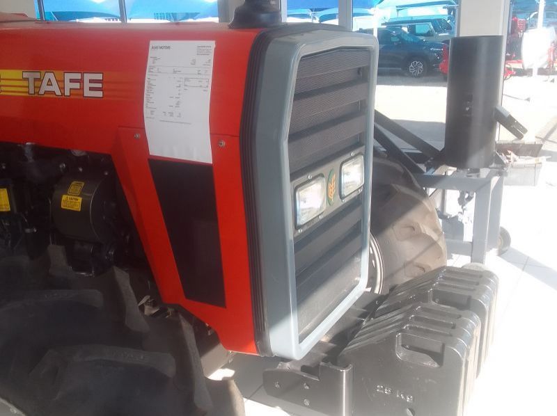 2025 Tafe 7502 DI 4WD pictures