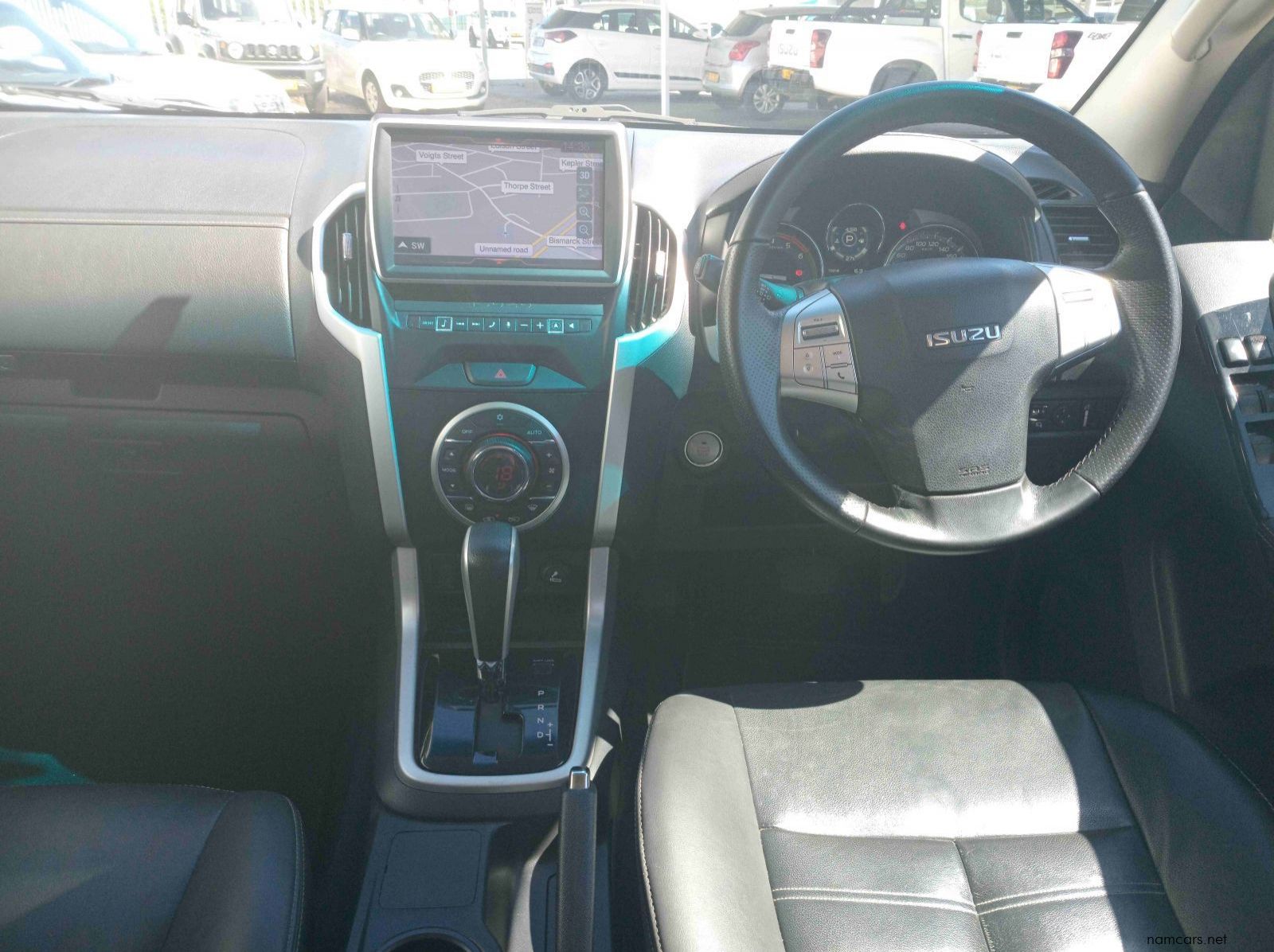 2018 Isuzu MU-X 3.0 4x2 Auto pictures