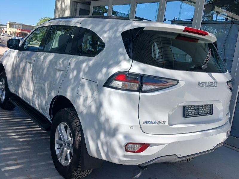 2023 Isuzu MU-X 3.0 Ddi 4x4 LS A/T pictures