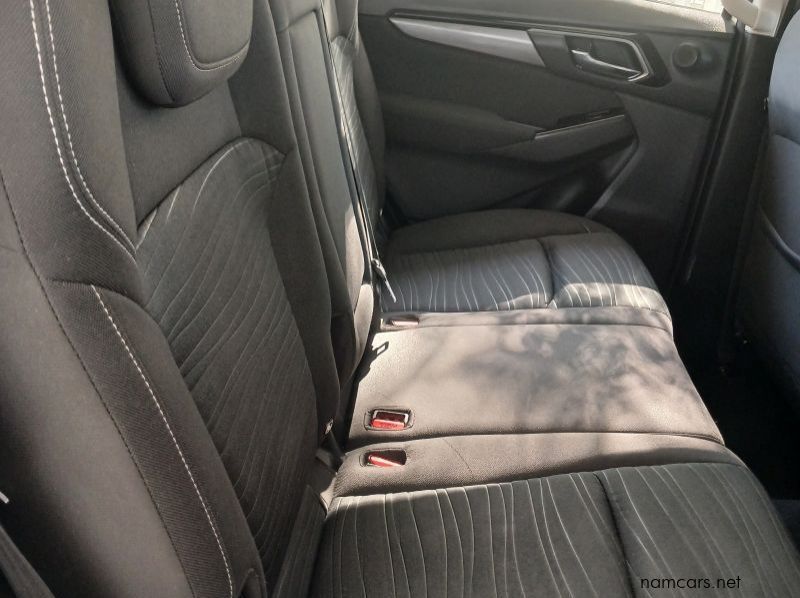 2023 Isuzu MU-X 3.0 Ddi 4x4 LS A/T pictures