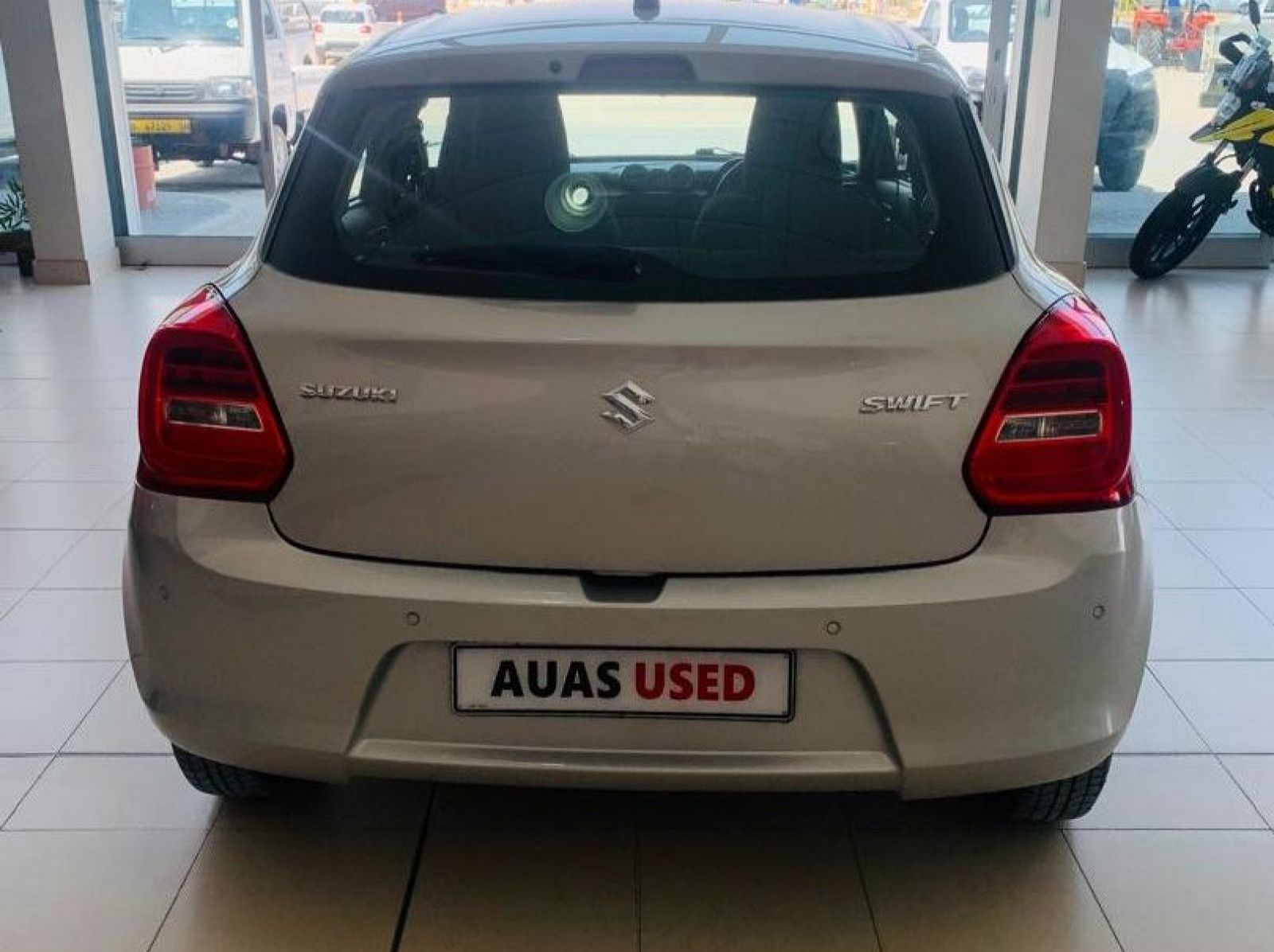 2022 Suzuki Swift GL pictures