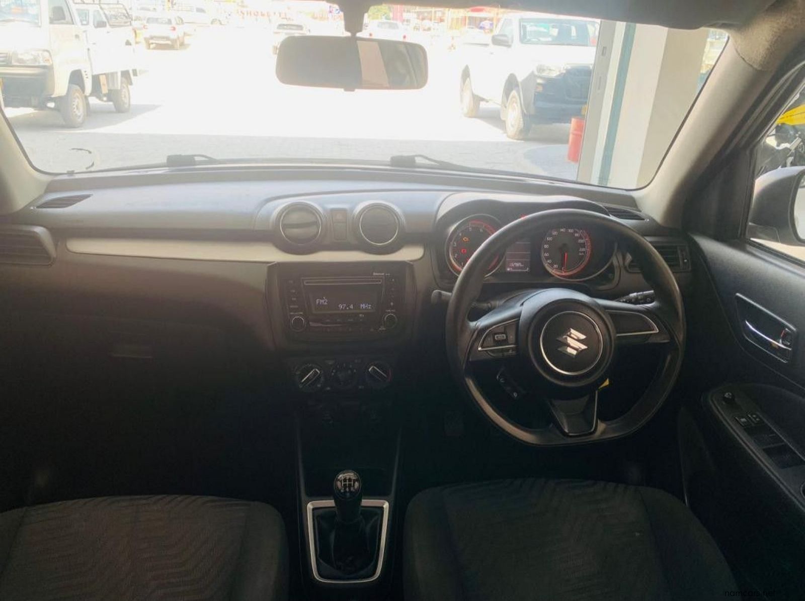 2022 Suzuki Swift GL pictures