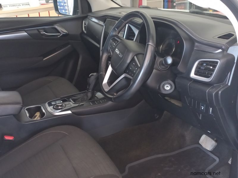 2022 Isuzu MU-X 3.0 4X4 LS AT photo