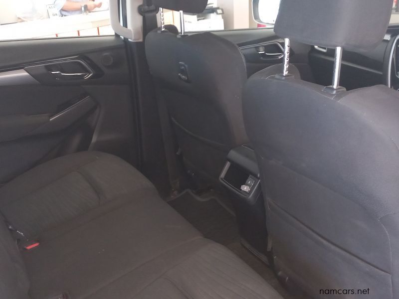 2022 Isuzu MU-X 3.0 4X4 LS AT photo