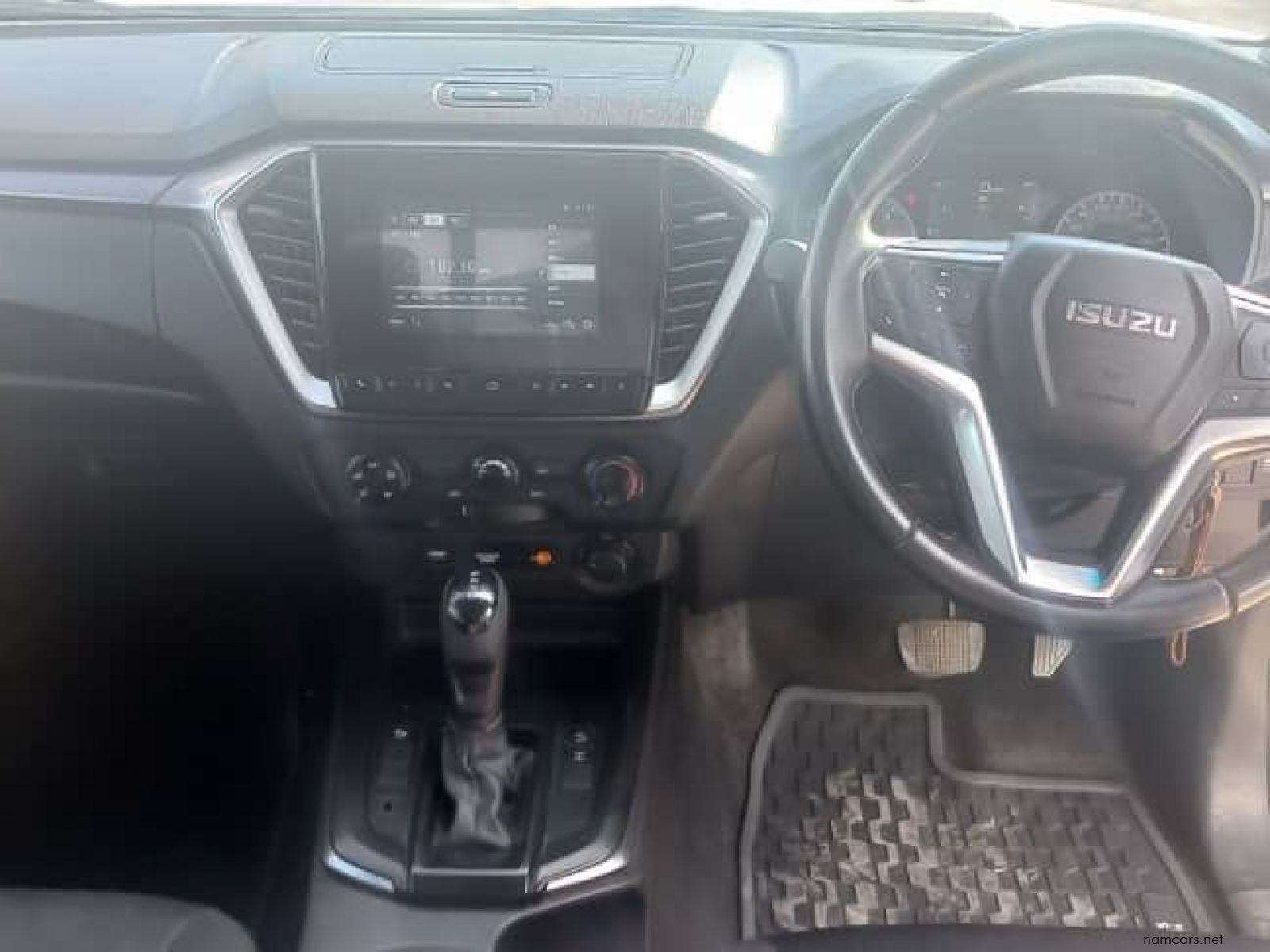 2023 Isuzu D-MAX 3.0 LS 4X4 AT D/C photo