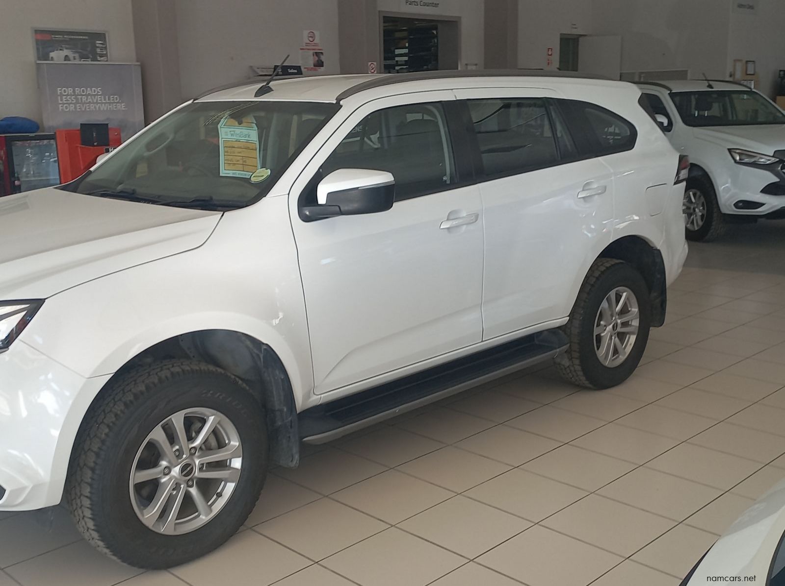 2022 Isuzu MU-X 3.0 4X4 LS AT pictures