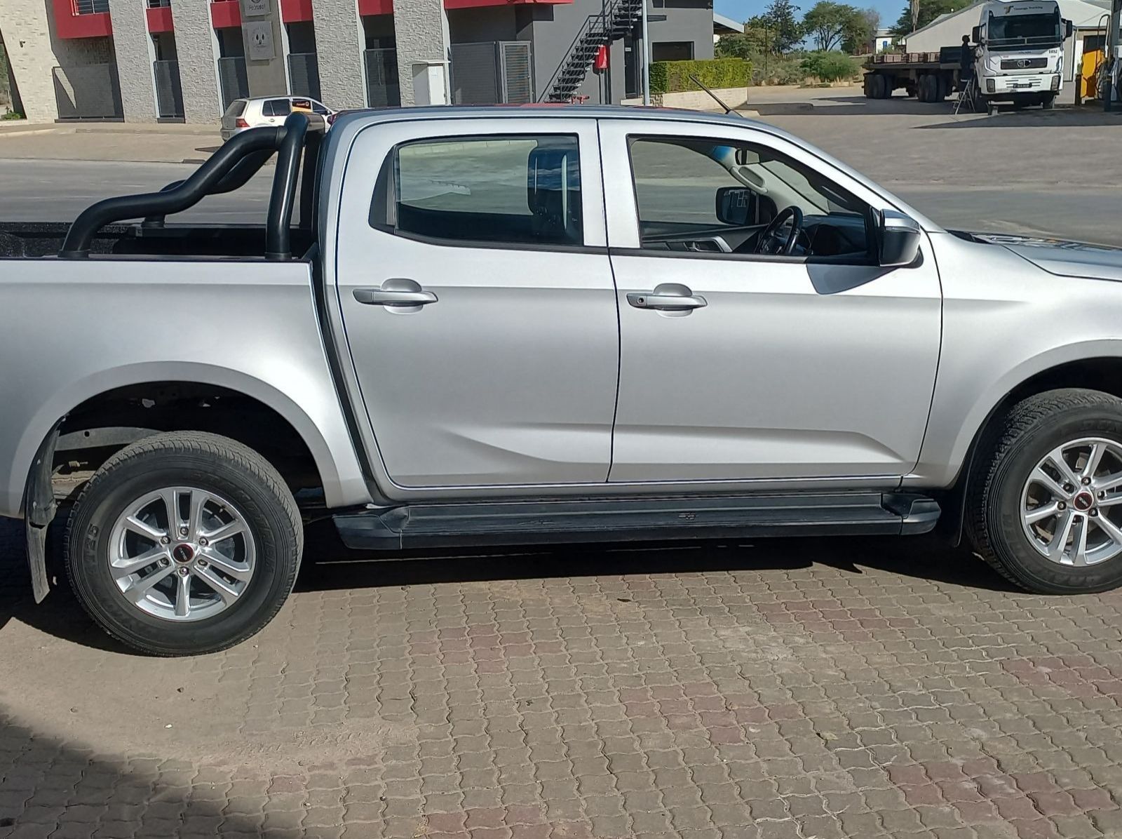 Used Isuzu D-MAX 3.0 LS 4X4 AT D/C  for sale in Otjiwarongo, Namibia
