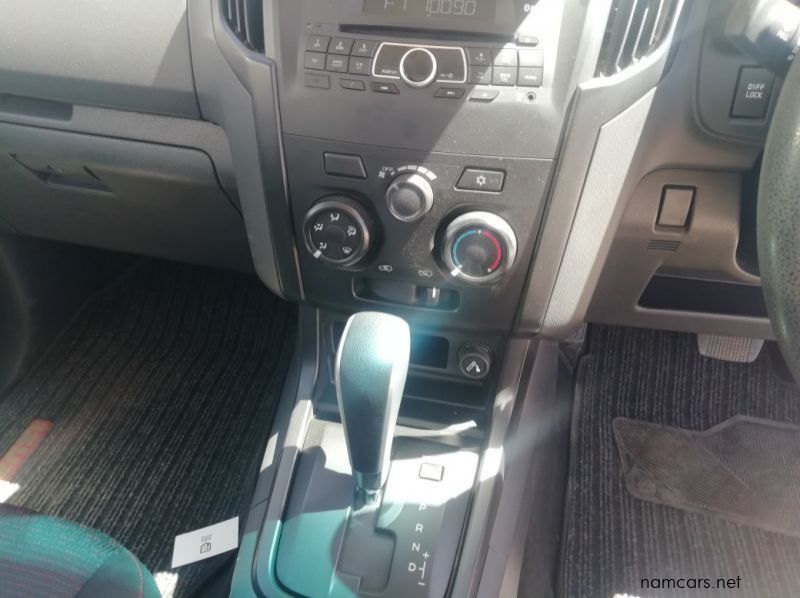 2021 Isuzu DMAX 250 CREWCAB 4X4 pictures