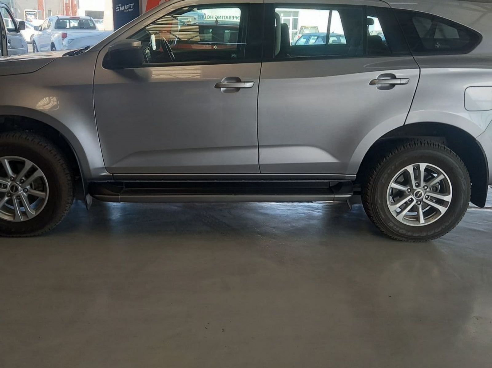 Used Isuzu MU-X  for sale in Swakopmund, Namibia