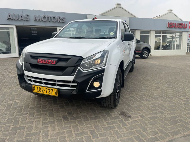 2022 Isuzu XRider DMax 250 4x4 D/C for sale 65 000 Km Manual