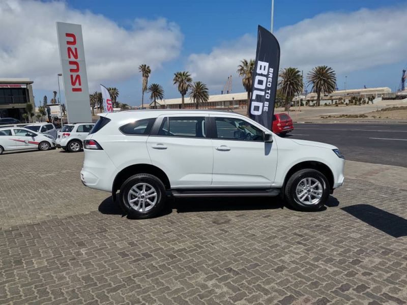 2023 Isuzu muX 3.0 4x4 LS for sale Brand New Automatic