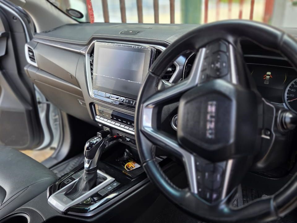 2022 Isuzu D-Max LSE photo