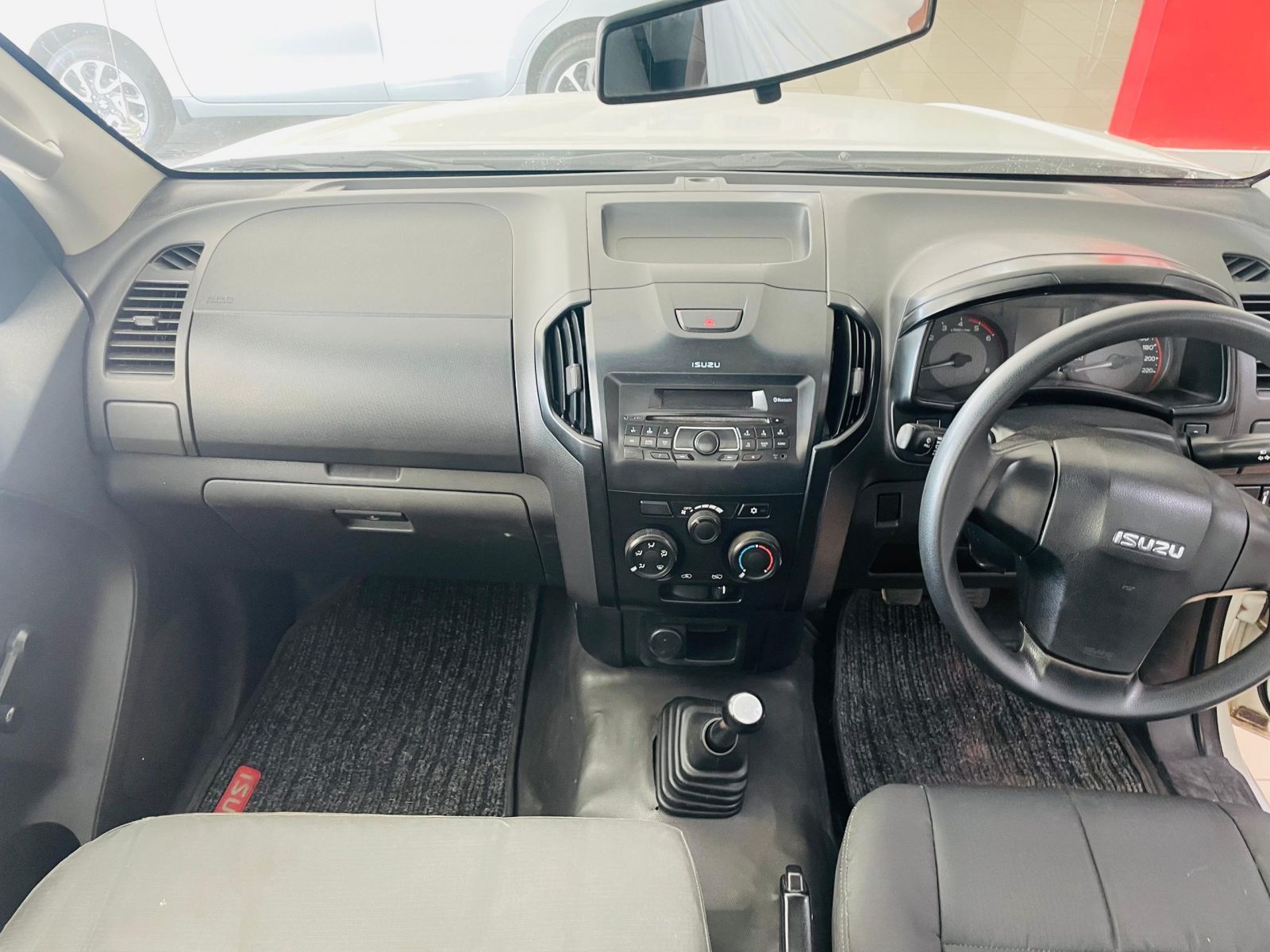 2019 Isuzu KB 250 photo