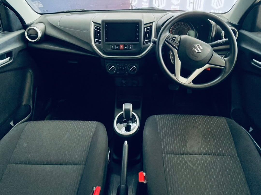 2025 Suzuki Suzuki pictures