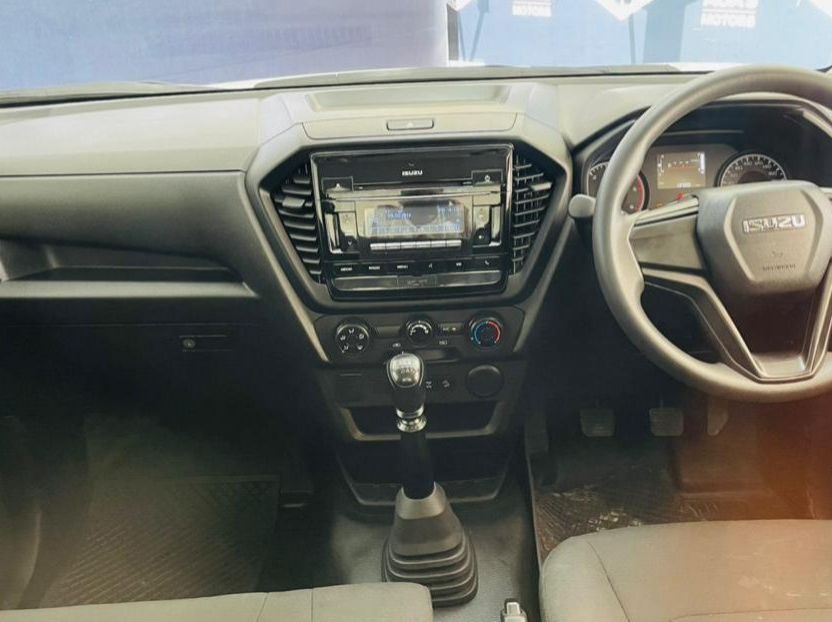 2025 Isuzu isuzu pictures
