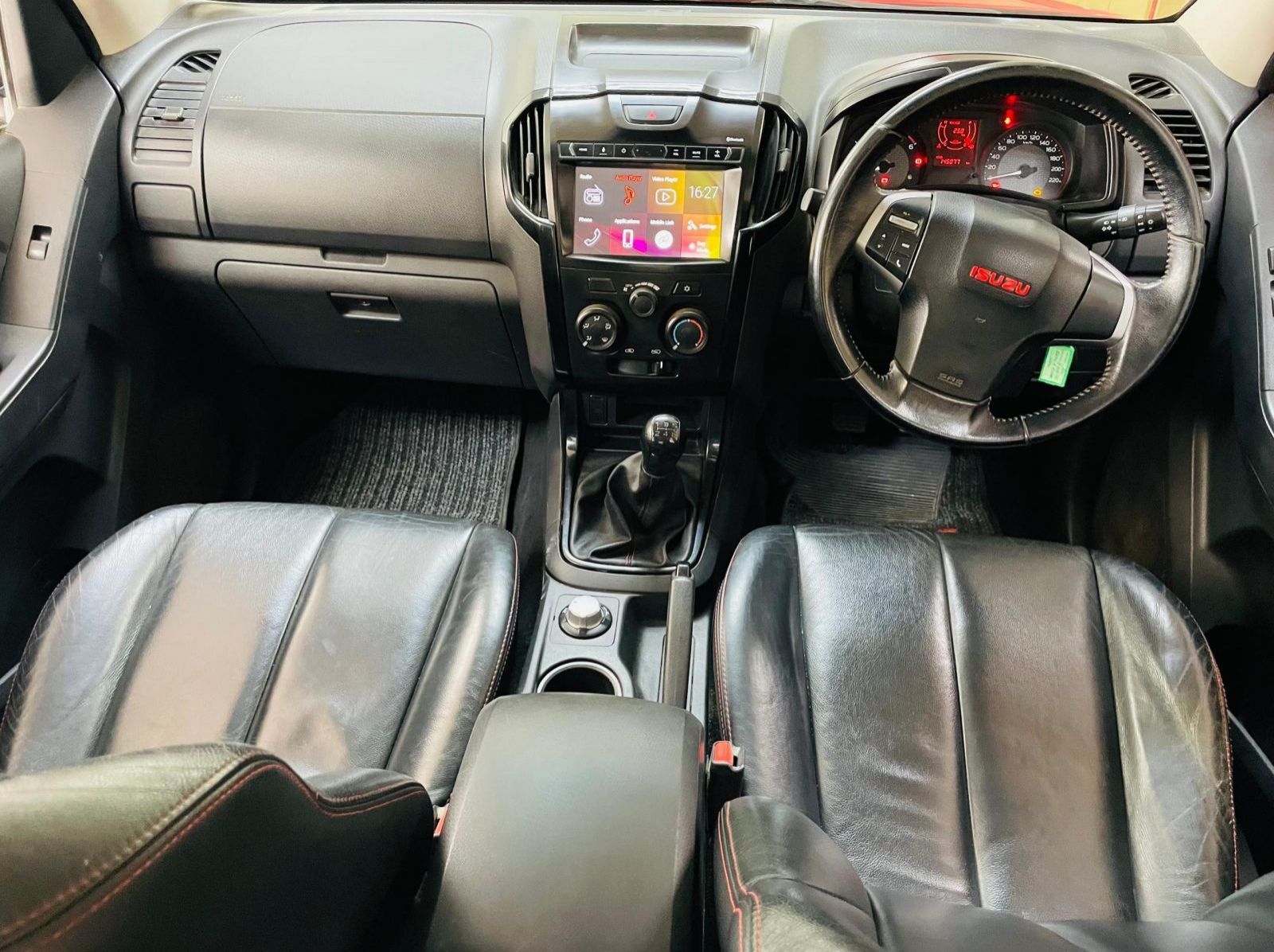 2022 Isuzu Isuzu pictures